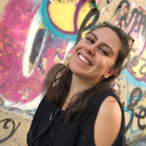 Meet your Posher, Julia - Picture 1 of 1